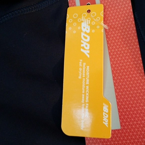 NWT New Balance Capris - Picture 3 of 3
